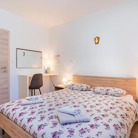 Room Laudina Cres Eksteriør billede